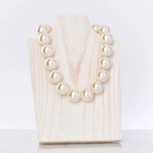 Hot Girl Pearls White Pearls